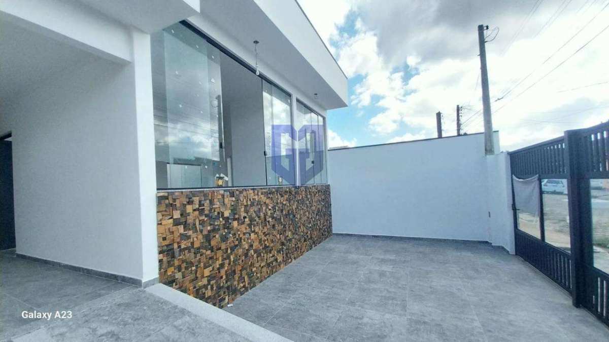 Casa à venda em Peruíbe, Balneário Sambura, com 3 quartos, 170m² - Marcos Germano - Corretor de imóveis