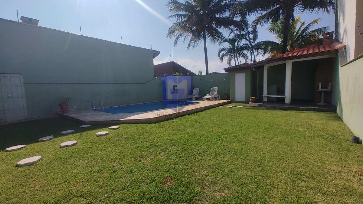 Casa à venda em Peruíbe | Estância Balneária Convento Velho | 3 quartos sendo 1 suíte | 166m² A.C | 50 metros da praia - Marcos Germano - Corretor de imóveis