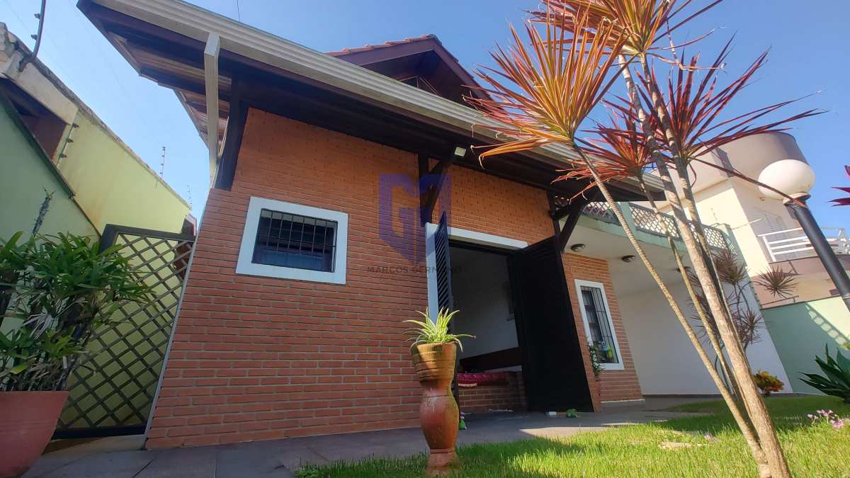 Casa à venda em Peruíbe | Estância Balneária Convento Velho | 3 quartos sendo 1 suíte | 166m² A.C | 50 metros da praia - Marcos Germano - Corretor de imóveis