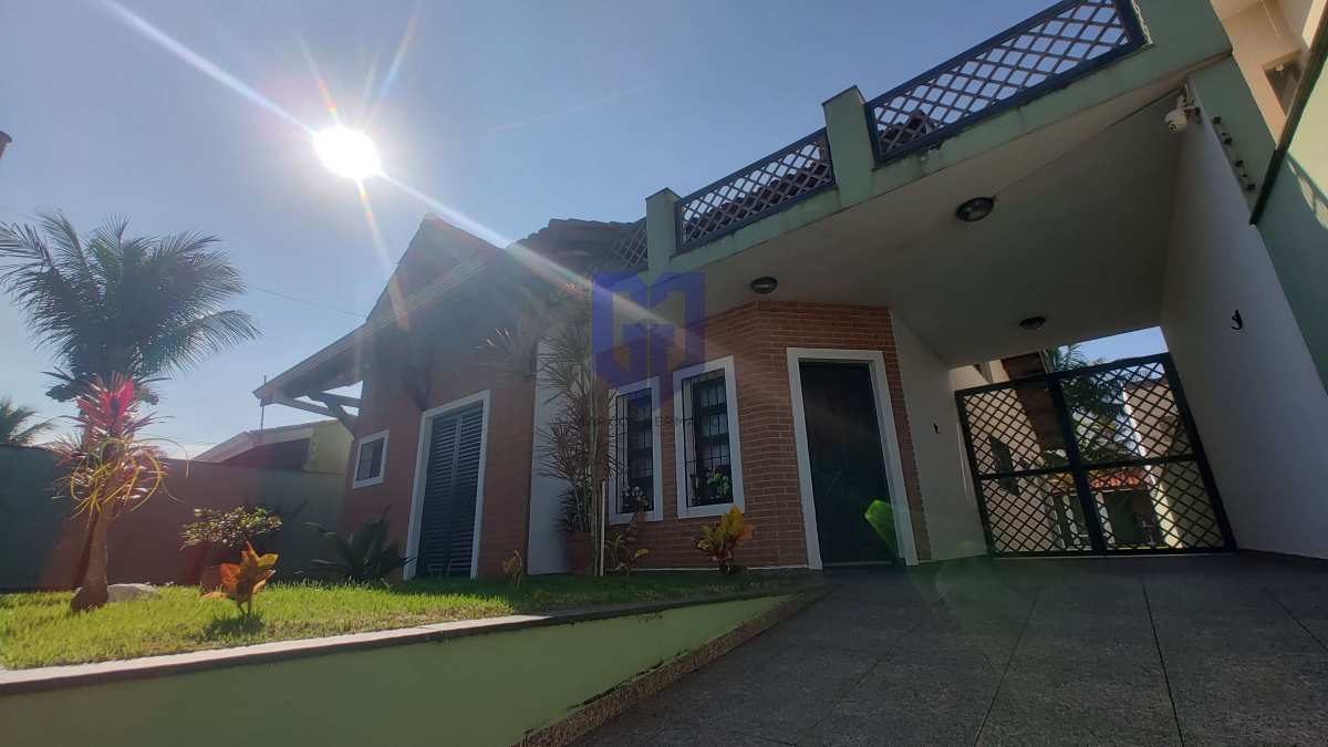 Casa à venda em Peruíbe | Estância Balneária Convento Velho | 3 quartos sendo 1 suíte | 166m² A.C | 50 metros da praia - Marcos Germano - Corretor de imóveis