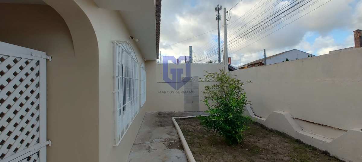 Casa à venda em Peruíbe, Jardim Casablanca, com 2 quartos, 125,50m² - Marcos Germano - Corretor de imóveis