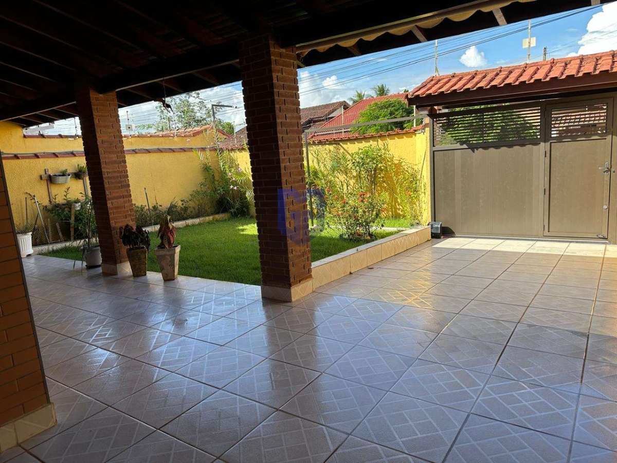 Casa à venda em Peruíbe, Jardim Márcia, com 3 quartos, 243,68m² - Marcos Germano - Corretor de imóveis