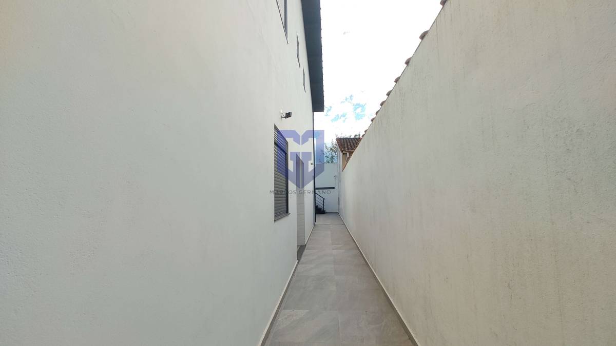 - Casa com 3 quartos sendo 02 suítes para Locação de Temporada em Peruíbe