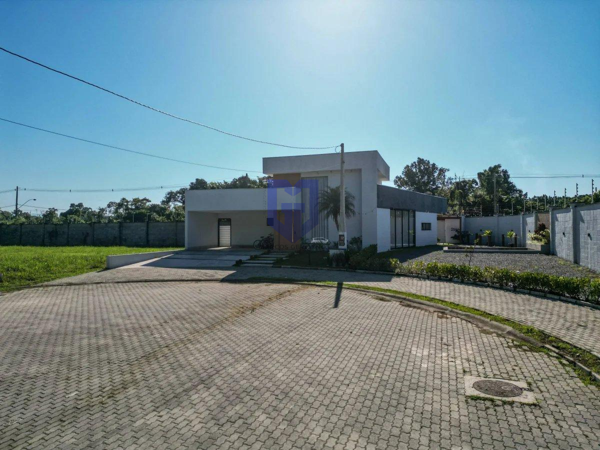 Casa de condomínio à venda, no Condomínio Residencial Três Marias,  em Peruíbe, Jardim Márcia, com 3 quartos, 442m² - Marcos Germano - Corretor de imóveis