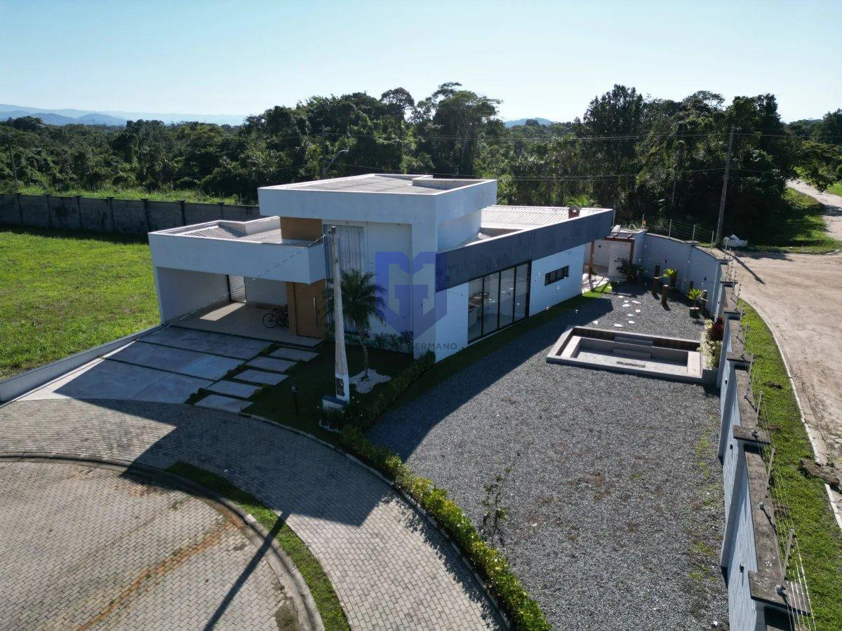 Casa de condomínio à venda, no Condomínio Residencial Três Marias,  em Peruíbe, Jardim Márcia, com 3 quartos, 442m²