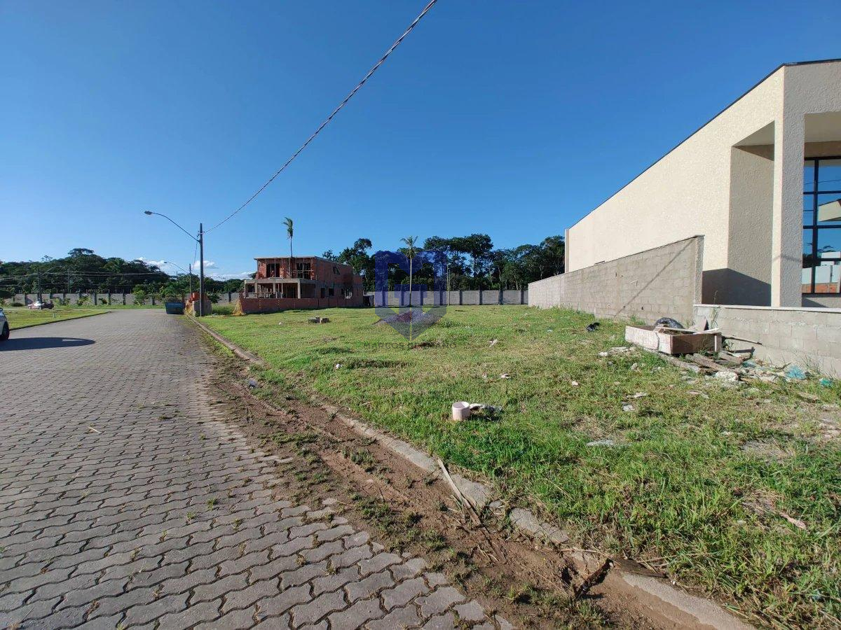 Lote em Condomínio à venda, no Condomínio Residencial Três Marias,  em Peruíbe, Jardim Márcia, 450m² - Marcos Germano - Corretor de imóveis
