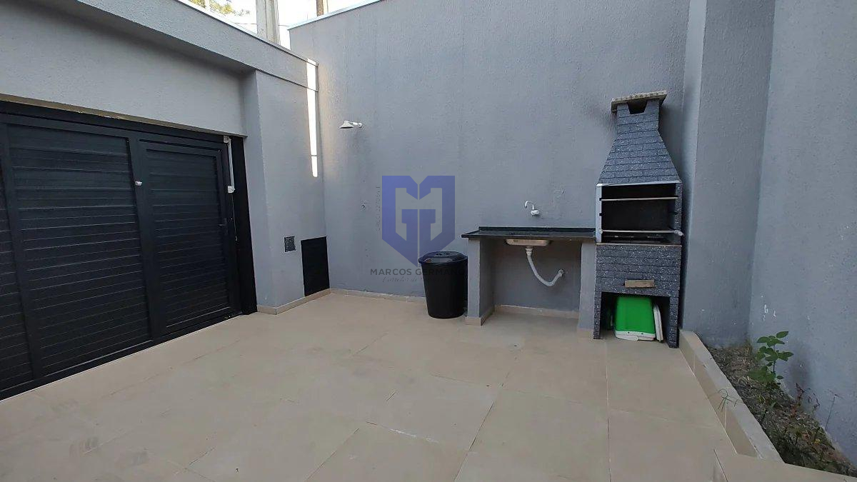 Sobrado à venda em Peruíbe, Balneário São João Batista 3, com 3 quartos, 120m² - Marcos Germano - Corretor de imóveis